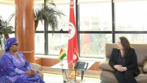 وزيرة الصناعة و نظيرتها الغينية تتباحثان سبل تطوير الشراكة الصناعية بين تونس وغينيا