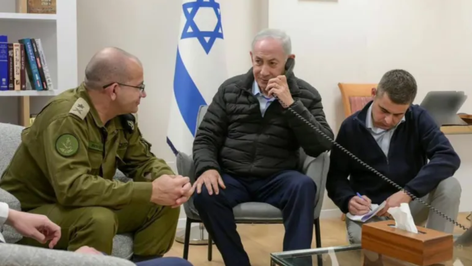 نتنياهو يجري مشاورات أمنية وتقارير عن استهداف مروحية بنيران حزب الله