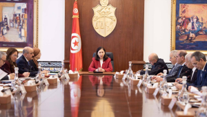 رئيسة الحكومة تشرف على اجتماع مجلس الوزراء حول الترفيع في الأجور بالقطاعين العام والخاص