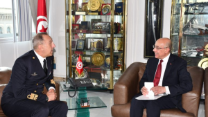 وزير الدفاع يستقبل رئيس أركان البحرية الإيطالية ويؤكد متانة التعاون الثنائي