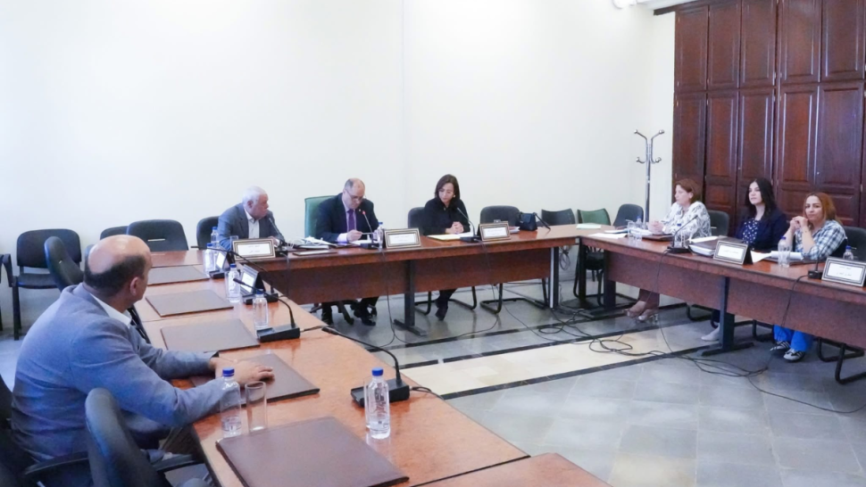 لجنة الحقوق والحريات تبحث إعداد مدوّنة سلوك نيابي ضد خطاب الكراهية