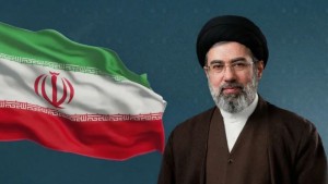 مجتبى خامنئي يدعو الإيرانيين إلى الثبات في "ميدان الجهاد الاقتصادي"