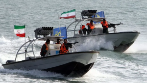إيران: منعنا سفنا حربية أمريكية من دخول مضيق هرمز