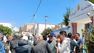 بحارة الهوارية يحتجون: ميناء الصيد في وضعية “كارثية” ونطالب بتدخل عاجل