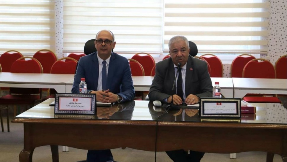 كاتب الدولة لدى وزير الفلاحة يدعو لوضع  كافة الإمكانيات لإنجاح موسم الحصاد