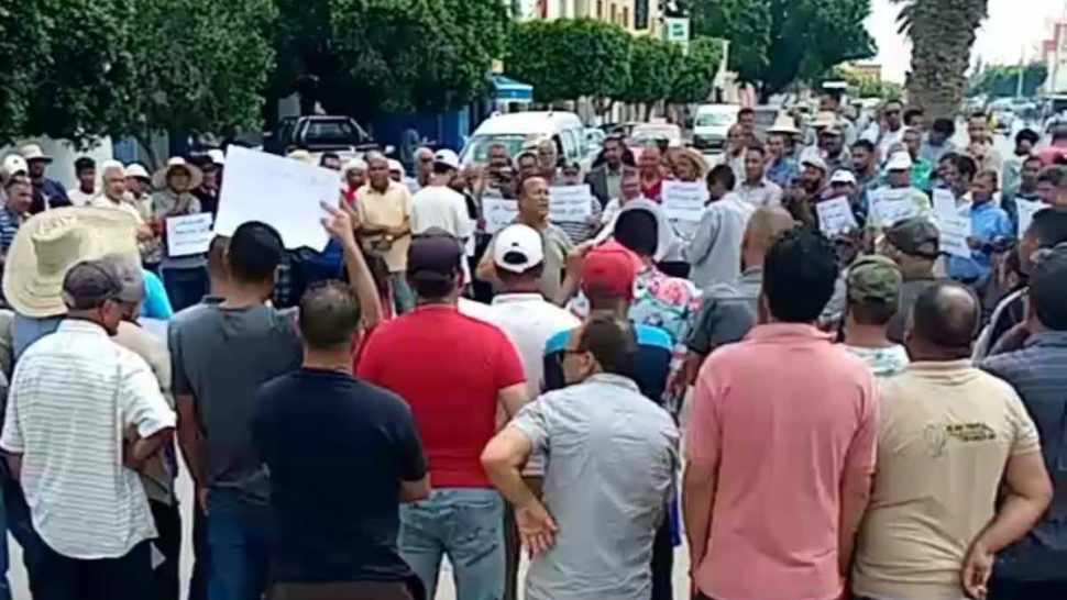 سيدي بوزيد: وقفة احتجاجية بالمكناسي للمطالبة بتعزيز الخدمات الصحية عقب فاجعة التسمم الغذائي