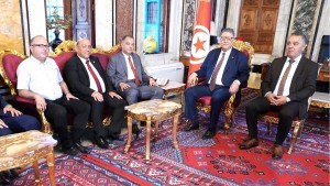 في لقائهم برئيس البرلمان...عدول الاشهاد يطالبون بتسريع النظر في مقترح قانون تنظيم مهنتهم