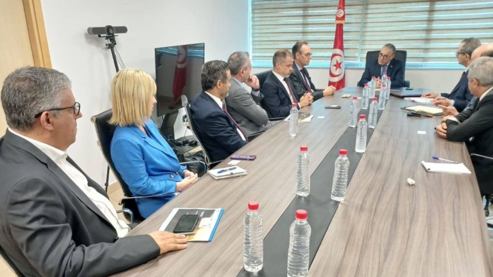 وزير الاقتصاد يلتقي وفدا عن شركة "فورفيا" العالمية