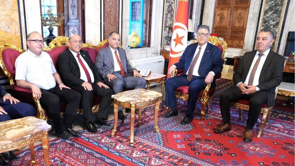 في لقائهم برئيس البرلمان...عدول الاشهاد يطالبون بتسريع النظر في مقترح قانون تنظيم مهنتهم