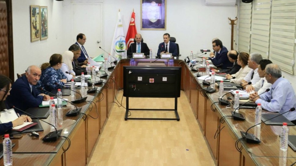 أشغال تحويل قنوات الماء الصالح للشرب بالمدخل الجنوبي للعاصمة محور أشغال جلسة بوزارة الفلاحة