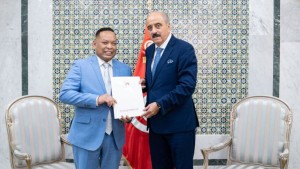 وزير الخارجية يتسلم نسخة من أوراق اعتماد سفير ماليزيا الجديد