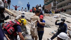 أكثر من 1400 قتيلا في زلزالَي فنزويلا وعشرات الآلاف في عداد المفقودين