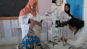 القيروان: 438 منتفعًا من قافلة صحية متعددة الاختصاصات بالشبيكة