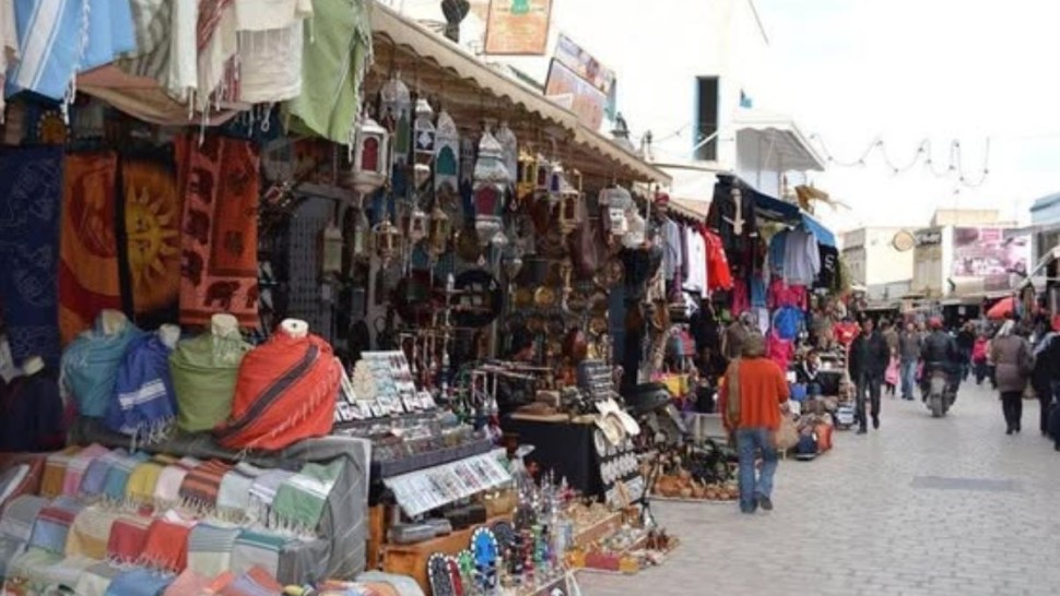 نابل: تجار الصناعات التقليدية يستغيثون بسبب ركود تجارتهم وضعف الحركية السياحية