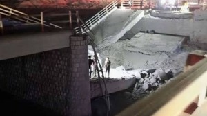 ايران: قتلى وجرحى في قصف أمريكي استهدف م 6 جسور
