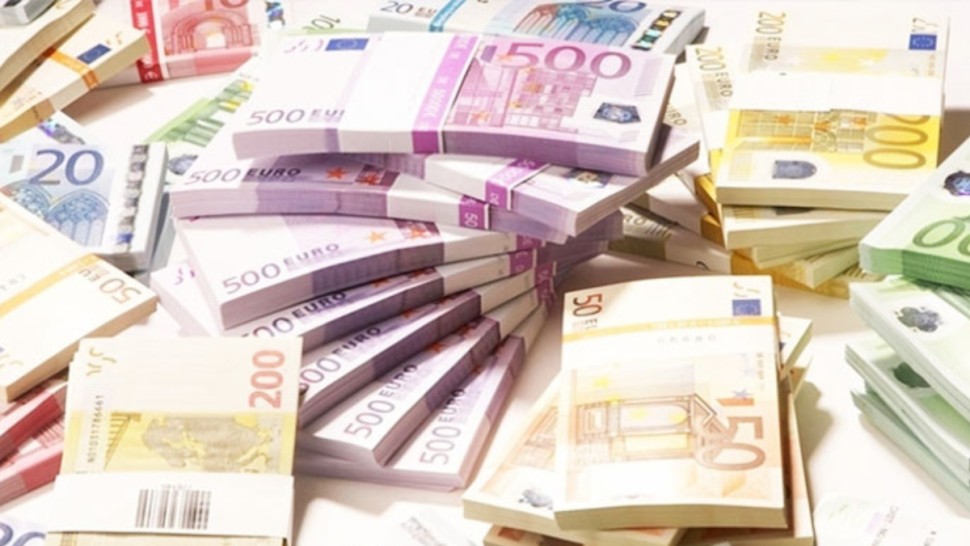 رئيس منظمة الأعراف: تحويلات التونسيين بالخارج قد تتجاوز 9 مليارات دينار