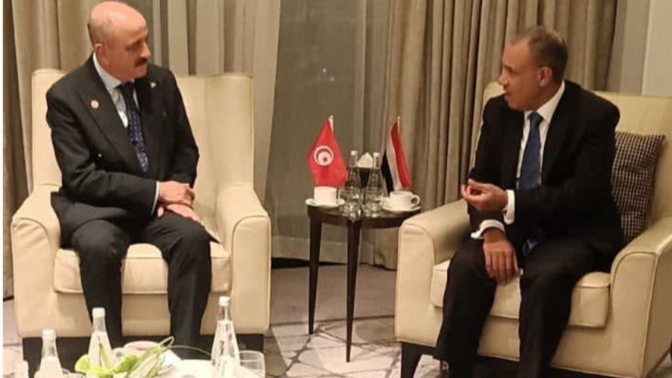وزير الخارجية ونظيره المصري يبحثان آفاق التعاون الاقتصادي والاستثماري