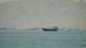 أمريكا تطلق صواريخ على سفينة حاولت خرق حصار إيران