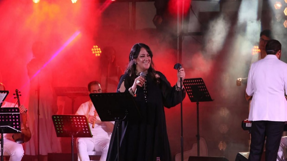 أمينة فاخت