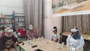قبلي : عدد من رواد المكتبة الجهوية ينتفعون بزيارة عبر الواقع الافتراضي للمسجد النبوي
