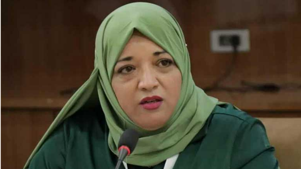 نائب بالبرلمان تدعو إلى مواصلة العمل لفترة إضافية بنظام نصف الوقت