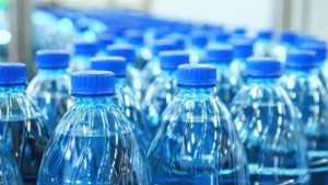 منوبة: توزيع  78948 لترا من المياه المعدنية في مختلف معتمديات الولاية