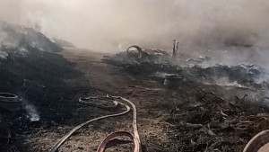 صفاقس :  تسخير 6 شاحنات اطفاء لاخماد حريق بمصنع للعجلات المطاطية