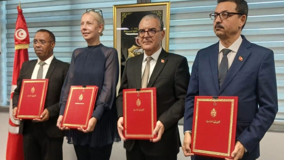 وزير الإقتصاد يوقع على اتفاقيتي ضمان تمويل مع البنك الإفريقي للتنمية