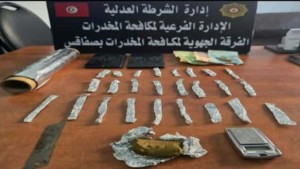 ضبط كميات هامة من المخدرات و إيقاف مطلوبين للعدالة بعدد من الجهات