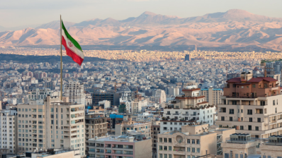 تلفزيون إيران ينفي وقوع هجمات بعد سماع دوي أشبه بالانفجار قرب جزيرة قشم