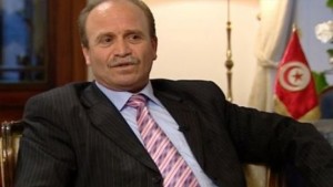 أستاذ في علم الاجتماع:التربية على وسائل الإعلام ضرورة  دعا أستاذ علم الاجتماع مهدي مبروك إلى تعزيز التربية على وسائل الإعلام والإعلام الرقمي، معتبرا أن المدرسة والعائلة والمؤسسات الإعلامية مطالبة بالمساهمة في تنشئة الأفراد على التعامل المتوازن مع مختلف أنواع المحتوى  وأكد مبروك ضرورة تعليم الأطفال كيفية استهلاك ما تقدمه وسائل الإعلام بطريقة عقلانية ونقدية ومتوازنة، بما يساعد على تنمية العقل النقدي وتجنب المحتويات التي تغذي الكراهية والخرافة واللاعقلانية.  وشدد مبروك على أهمية أن يكون استهلاك الإعلام موجها نحو محتويات ذات قيمة، تساهم في تنمية التفكير النقدي والحس الجمالي، وتحافظ في الوقت نفسه على الكرامة الإنسانية.
