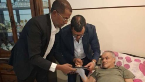 استكمال إجراءات تجديد بطاقة تعريف مواطن تونسي من أصحاب الهمم بمنزله في دبي