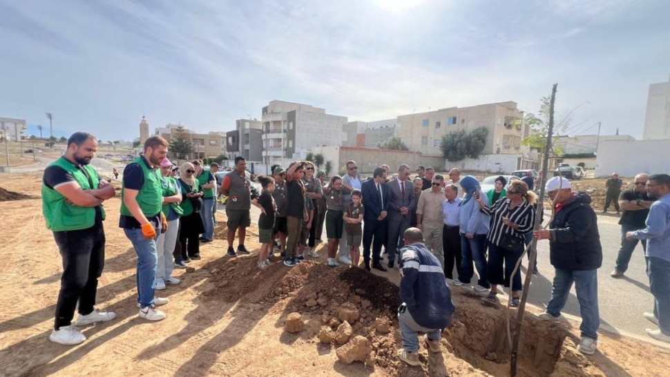 سوسة :   اطلاق مبادرة لغرس 200 شجرة 'جاكاراندا' بالحي الأولمبي