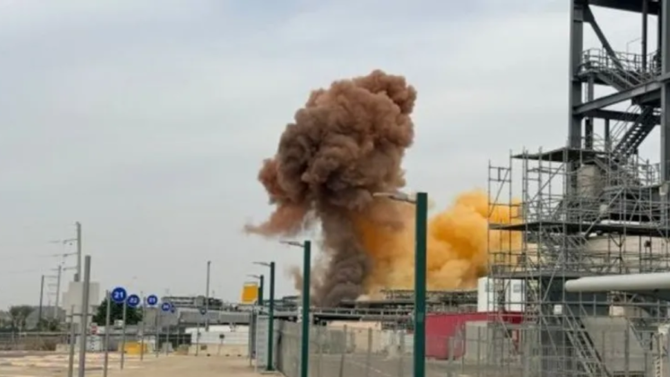 مصابون بانفجار مصنع "إنتل" في الكيان المحتل.. حديث عن تسرب مواد خطرة