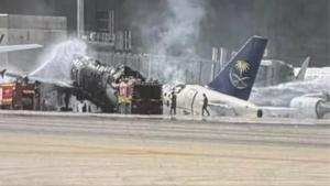 السعودية: 17 قتيلا في 20 هجوما حوثيا على مطار الرياض