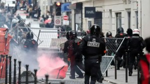 فرنسا: إيقاف 2397 شخصا عقب أعمال عنف وشغب