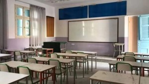 صفاقس: توقف الدروس في 8 مدارس ببئر علي بن خليفة تضامنا مع 10 عملة