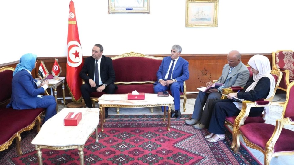 تونس العراق