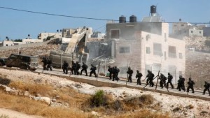 لليوم الرابع: الاحتلال يواصل عملياته العسكرية بالخليل ونزوح 2649 فلسطينيا