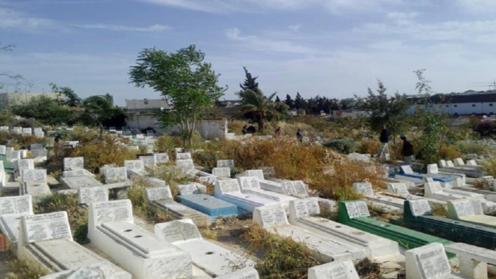 حاجب العيون: نبش 3 قبور ووقفة احتجاجية للمطالبة بكشف ملابسات الحادثة